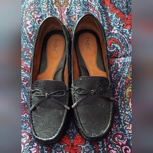 Like New Cute Detailed Black Loafer